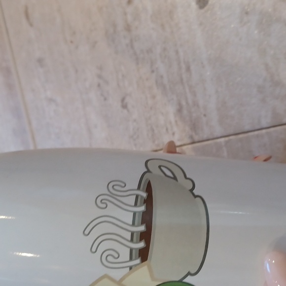 FRIENDS "Central Perk" Travel Water Bottle - Picture 2 of 7